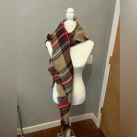 ModCloth Plaid Scarf/Shawl/Wrap/Blanket - Picture 2 of 11